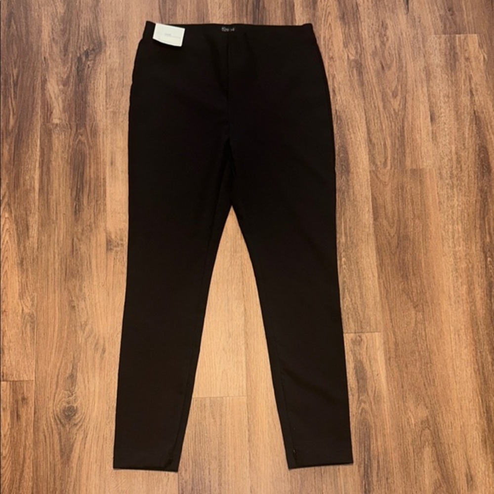 NWT Rachel Zoe Ladies Classic Black Legging Pants Size 8 See description.